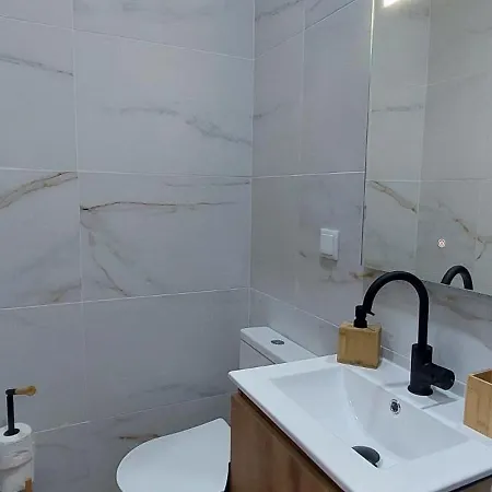 At Maries 4 Blue Peniche